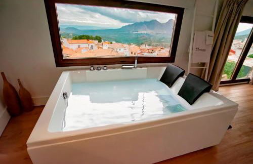 Miramundos Jacuzzi privado y vistas Escapadas románticas en Magina - Foto 1
