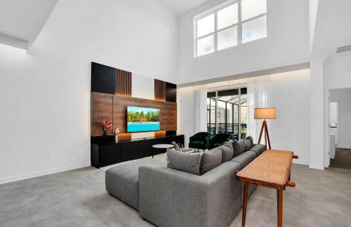 5BR Family Haven Near Disney with Private Pool - Foto 19