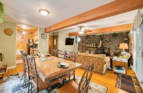1mi to Lake Wallenpaupack | Firepit | Pet Friendly - Foto 37