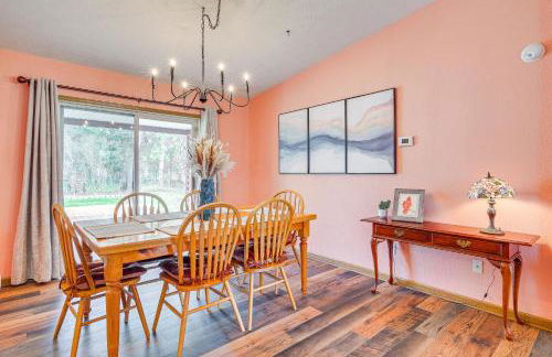 Dog-Friendly Michigan Home with Deck and Fire Pit! - Foto 6