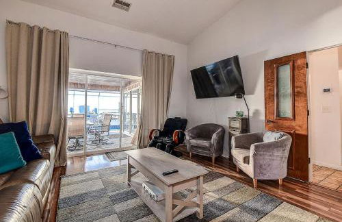 Family Waterfront 4BR Home Heated Pool Private Pier - Photo 24