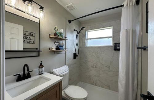 The Country Club Cottage NEW! Space Coast Entire Home! Plenty of Parking! - Foto 20