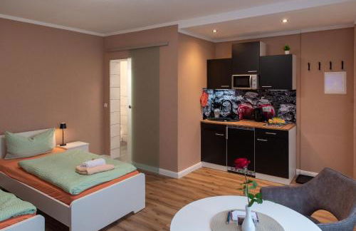 Top-moderne Ferienwohnung und Apartments auf früherem wunderschönen Bauernhof im Elbe-Elster-Kreis in Brandenburg bei Herzberg-Elster, Schönewalde, Holzdorf - Foto 2