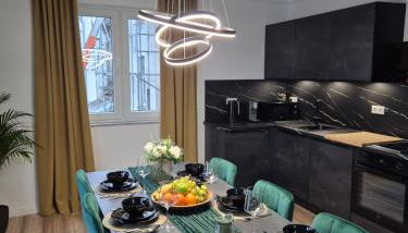 Luxsuite Still und Komfort 1 Balkon Grill TV-75 Zoll - Photo 1