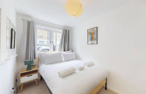 4 bedroom family home on Piccadilly line - Foto 6