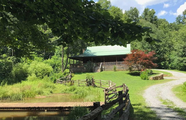 Deer Haven by Avantstay Cabin w/ Pond, Waterfall - Photo 7