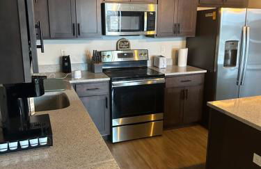 304 New Luxury Downton Condo with Fireplace, 2 bdrm - Foto 10