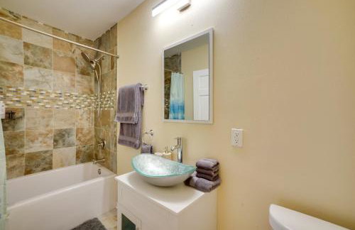 Walk to Kinnickinnic Ave! Newly Updated Abode - Foto 16