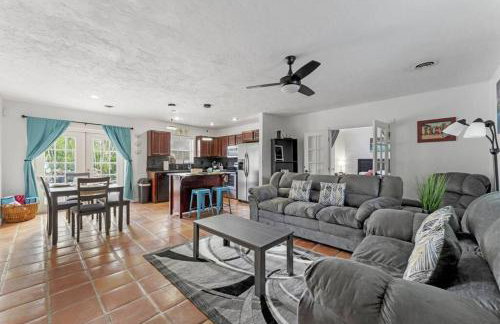 Grotto Pool House, 3 bed, 2 bath, IMG 3 miles, AMI - Foto 14