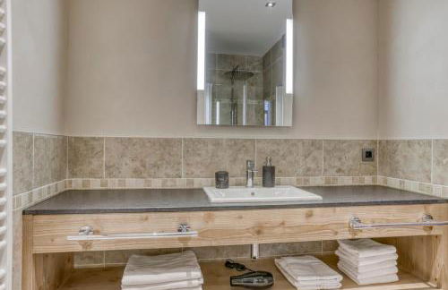 Chalet exceptionnel de 600m2 - Spa, salle de gym, ski-room - Foto 51