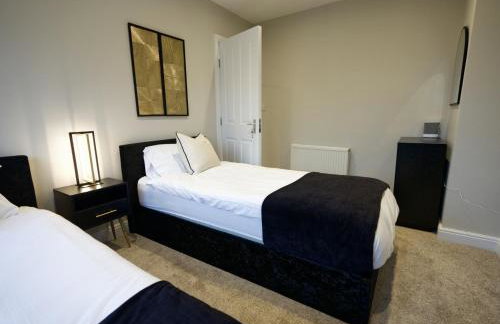 Luxury Harborne Home, Perfect for Contractors & Families 5 Mins from QE & Uni - Photo 22