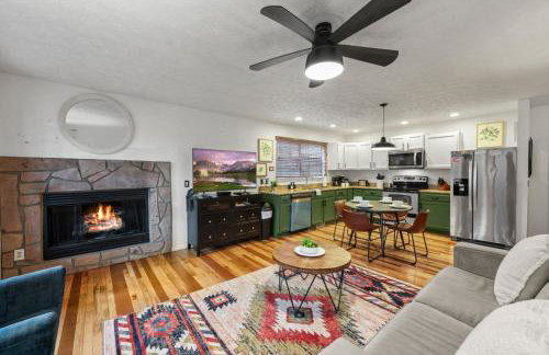 Locklyn's Loft | Views, Hot Tub, Game Room & MORE! - Foto 1