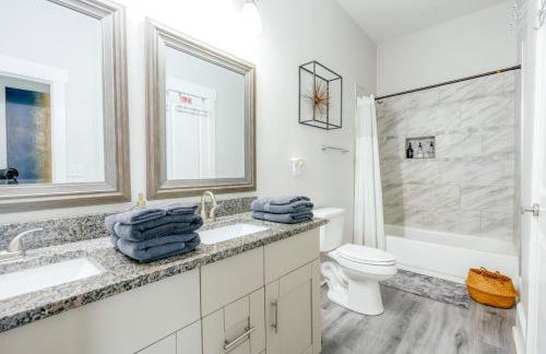 Renovated, Pet friendly, Yard, 2 Miles to Downtown - Photo 15