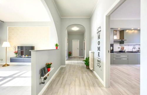 T&F HOUSE Comfortable Apartment with Private Parking - Foto 1