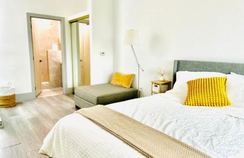 Newly Gated Stylish Steps to Hollywood 2B2B - Foto 6