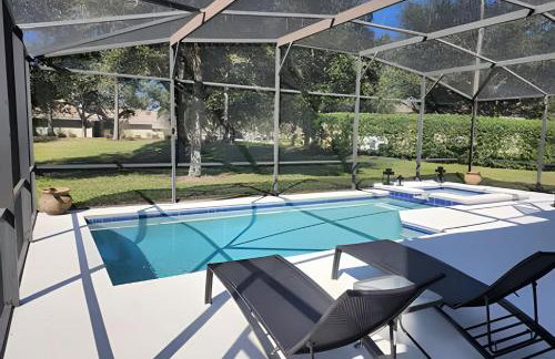 New to Market Spacious Private Pool Retreat - Foto 34