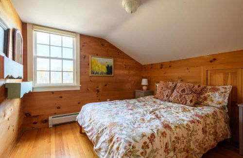 Elegant 7BR Estate with Pool & Hot Tub in Berkshires - Foto 59