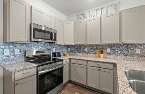 Little River 3BR Villa with Outdoor Movies & Fire Pit, Indoor Fire Place, Arcades, & Beach! - Foto 14