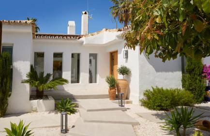 VACATION MARBELLA I Villa Moss, Golf-front, Swimming-pool, Minutes from the Marina and the Beach - Photo 47