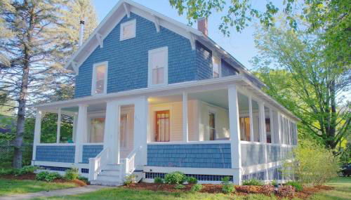 The Craftsman Farmhouse with Modern Flair - Photo 1