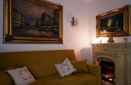 Giallo Napoletano Home - Photo 21