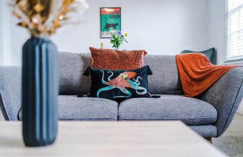 Modern 3 Bedroom House Perfect for Short and Long Stays - Foto 75