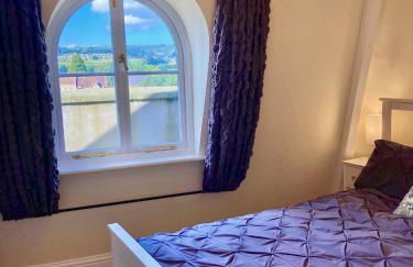 Windows over Stroud - 2BR Penthouse in Historic Building - Foto 22