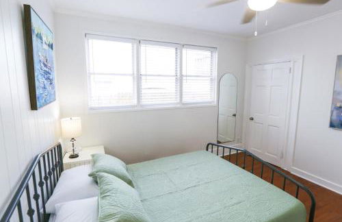 Centrally Located Efficiency One Mile to the Beach! - Foto 7