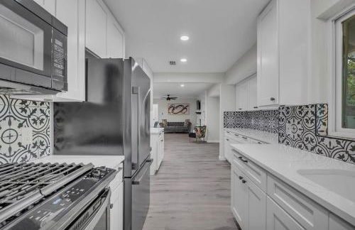 Cozy 5BR Home Sleeps 12 Near Downtown Austin and Tesla - Foto 25