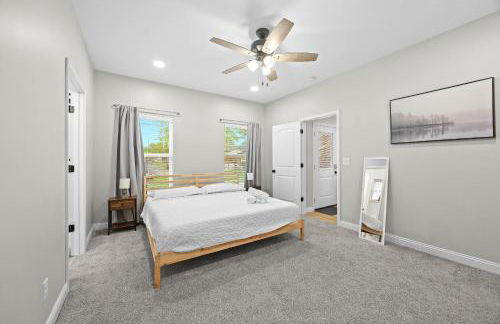3BR 2BA Home with King Queen & Twin Beds - Foto 17