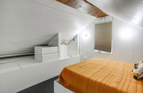 Cozy Tiny House Bungalow 7 Blocks from Campus - Foto 15