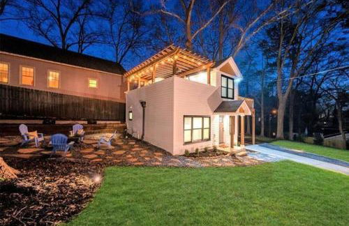 Lux Stay's Modern Loft Style Tiny Home in ATL - Foto 16