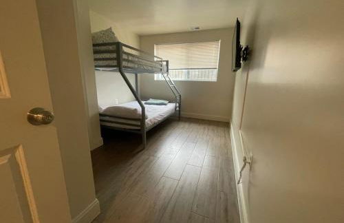 Chic 5BR 2BA apartment in DC - Photo 8