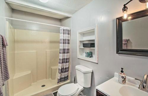 2 Mi to Rainbow Lake Woodsy Retreat with Deck! - Foto 14