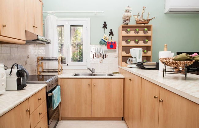 Feels Like Your Home at Ermioni - Photo 10