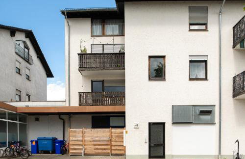 C4S -COME4STAY -InnHarmony- Stilvoll eingerichtetes Apartment für bis zu 8 Personen - Hochwertige Betten I voll ausgestattete Küche I Balkon I Badezimmer I WLAN I Smart TV - Foto 48