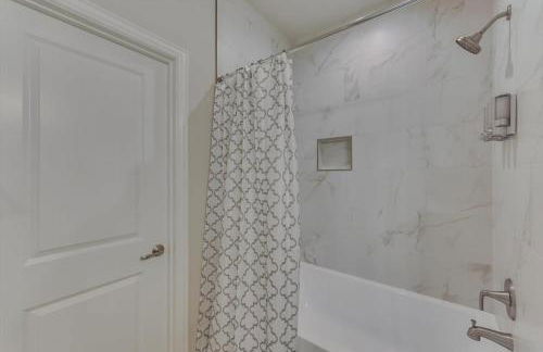 Your Vibrant Dallas Getaway Home - Foto 21