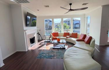 Luxury Lakefront 4BR - Corporate & Extended Stay Friendly - Foto 49