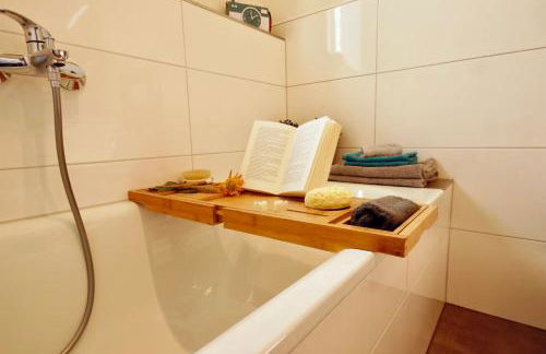 FerienHAUS Marta am Diemelsee im Sauerland mit eigener Sauna, Garten, Terrasse, Balkon und Blick auf den See - Foto 32