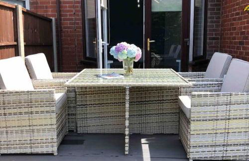 Spacious Family Home Minutes from the Beach - Foto 3