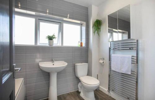 Maltby House, Rotherham for contractors & Families, free private parking, fast wifi, spacious,WIFI etc - Foto 23