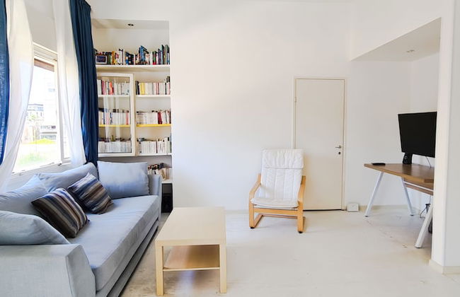 Modern Apt Rothschild Very Central TL7 - Photo 11