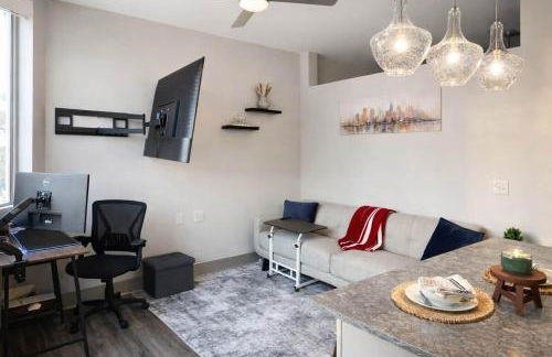 Gorgeous Luxury Lake View Suite | Gym & Pool - Foto 23