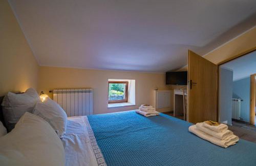 LUXURY VILLA ON SPACIOUS PRIVATE PROPERTY - Photo 42