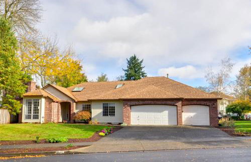 Near Shops and Cafes Beaverton Haven with Luxe Decor! - Foto 36