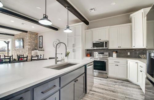 Lake and Sunset Views Spacious Monkey Island Home - Foto 5