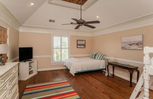 18 Fiddlers Cove Dr - 5 Bed/4 Bath w/ Resort Access & Golf Cart! - Photo 29