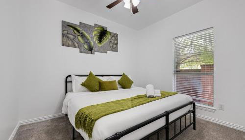 Tasteful 3BR I Free Parking I Workspace - Foto 4