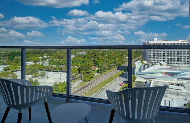 Modern Condo in Design District - Photo 47