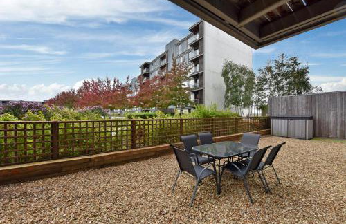 The Vizion serviced apartments from Pincott Properties - free parking, private balcony, and WiFi - Photo 64